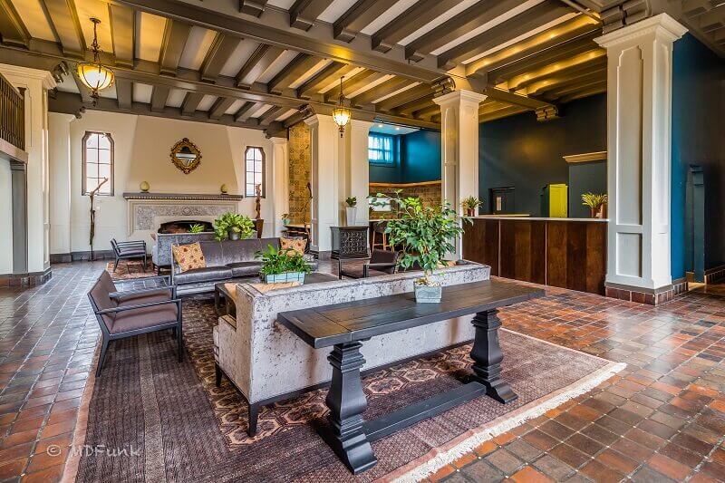 Hotel petaluma lobby