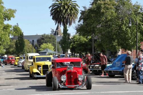 Petaluma's Salute to American Graffiti - Car Show & Cruise