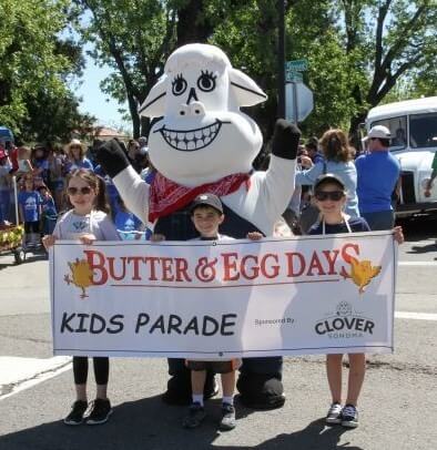 Clo the Cow at the Butter & Egg Days Parade
