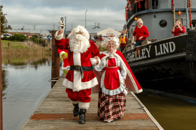 Santa's riverboat arrival
