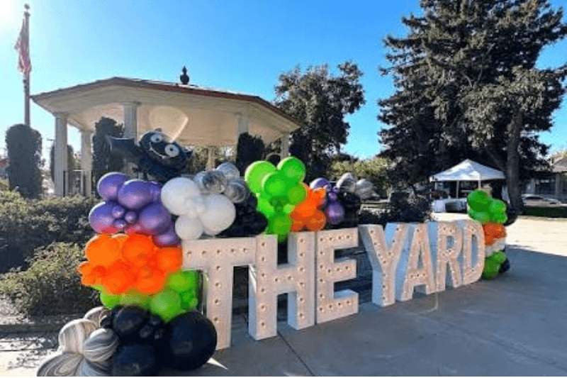 The yard market & fare